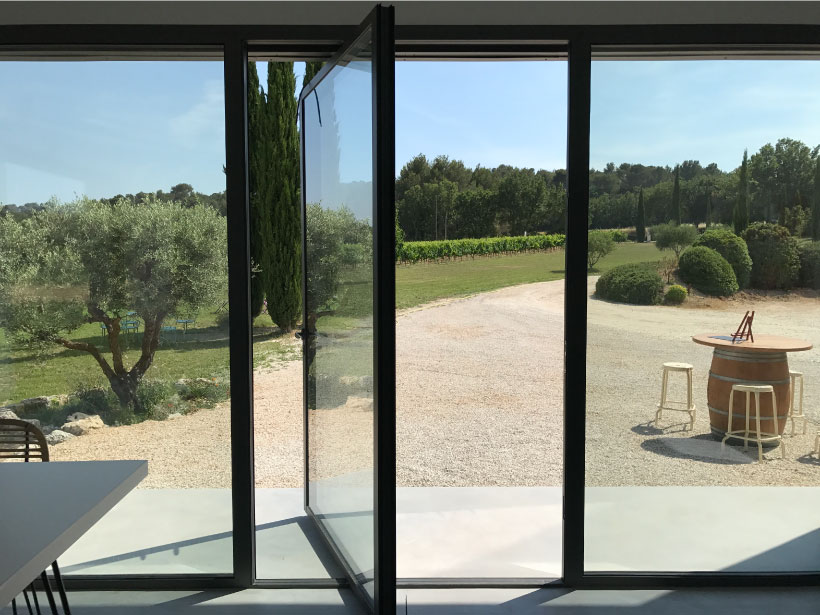 domaine fredavelle espace accueil dégustation vente de vin route des vins paysage provençal provence olivier architecte vignoble tourisme aix marseille